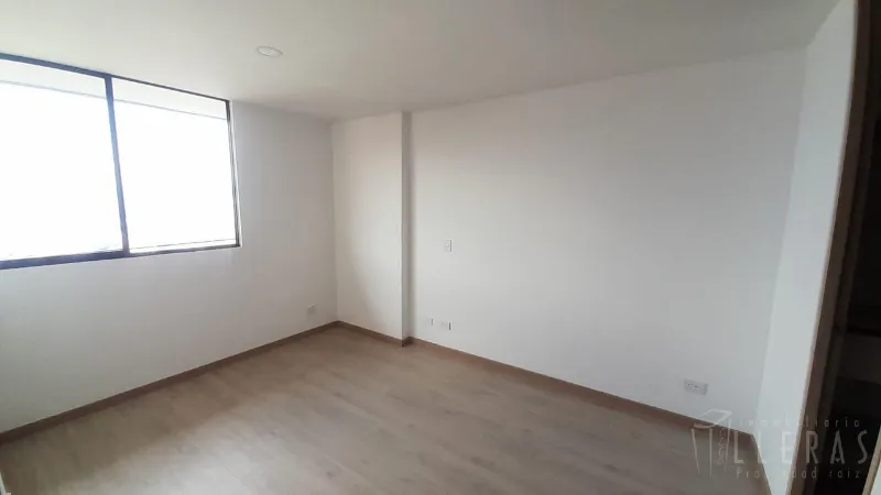 APARTAMENTO PARA ESTRENAR ESCOBERO - Imagen 1