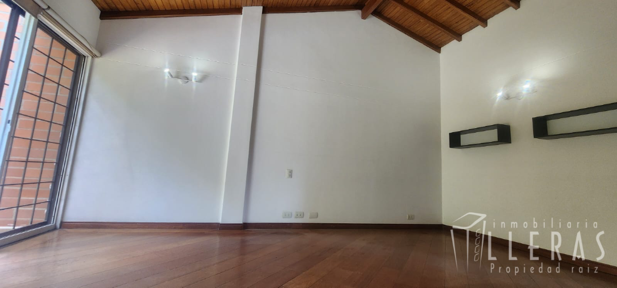 CASA EN VENTA POBLADO  - Miniatura 8