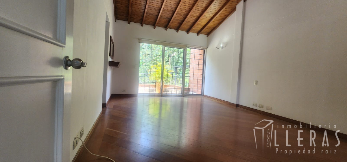 CASA EN VENTA POBLADO  - Miniatura 15