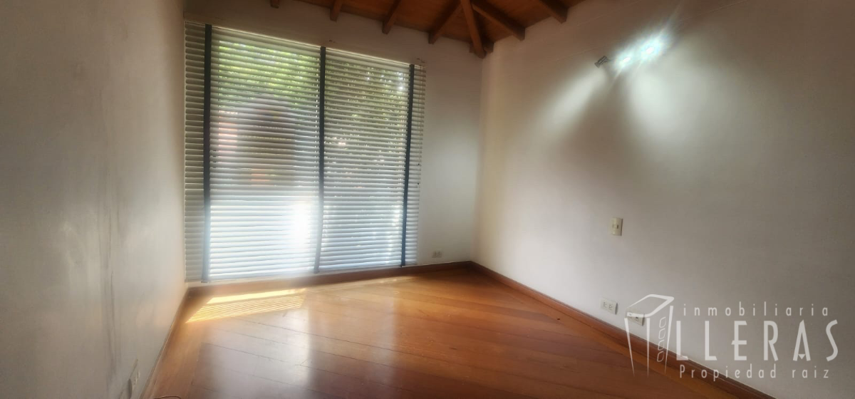 CASA EN VENTA POBLADO  - Miniatura 9