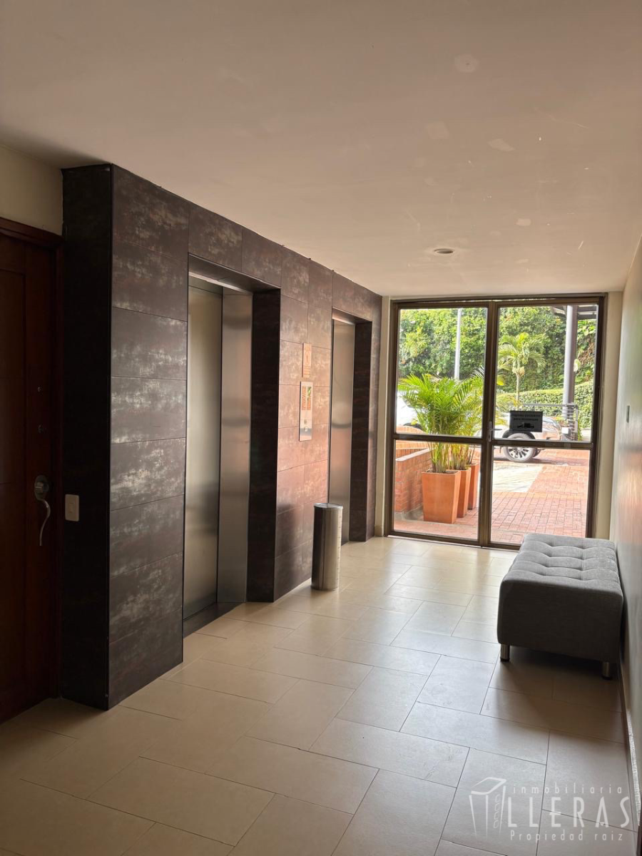 APARTAMENTO AMOBLADO POLBADO  - Miniatura 11