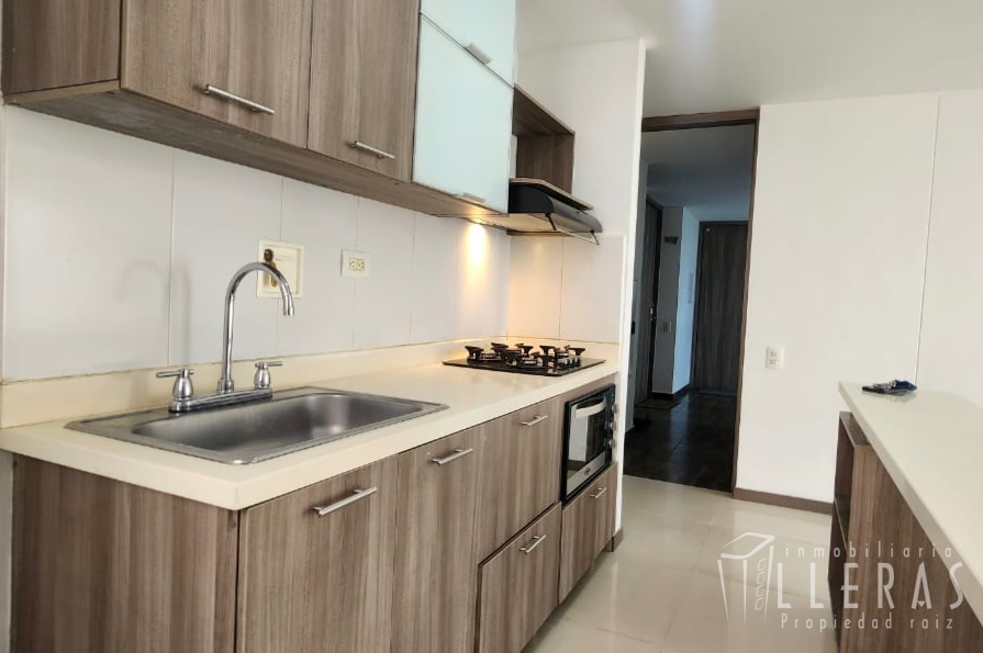 APARTAMENTO LOMA DEL ESMERALDAL  - Miniatura 4