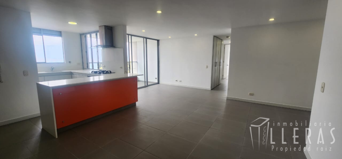 APARTAMENTO CON EXCELENTE VISTA EN MEDELLÍN  - Imagen 1