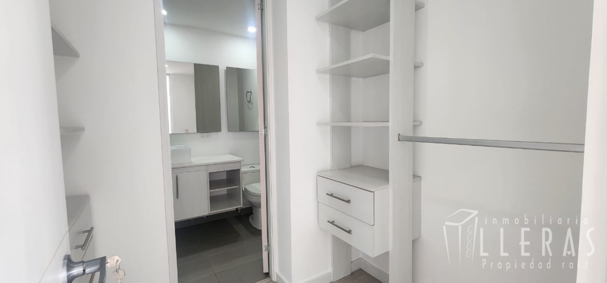 APARTAMENTO CON EXCELENTE VISTA EN MEDELLÍN  - Miniatura 9