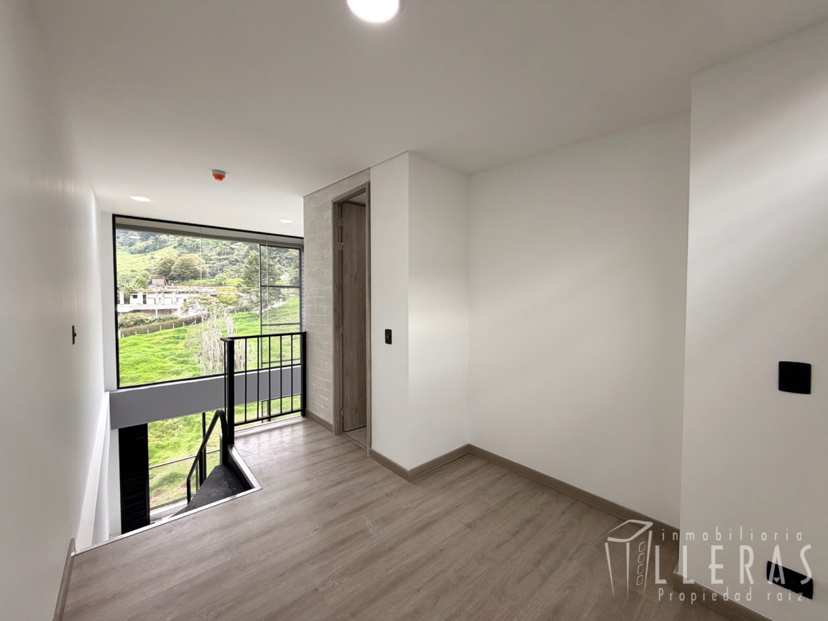 APARTAMENTO PARA ESTRENAR LOMA DEL ESCOBERO  - Miniatura 4