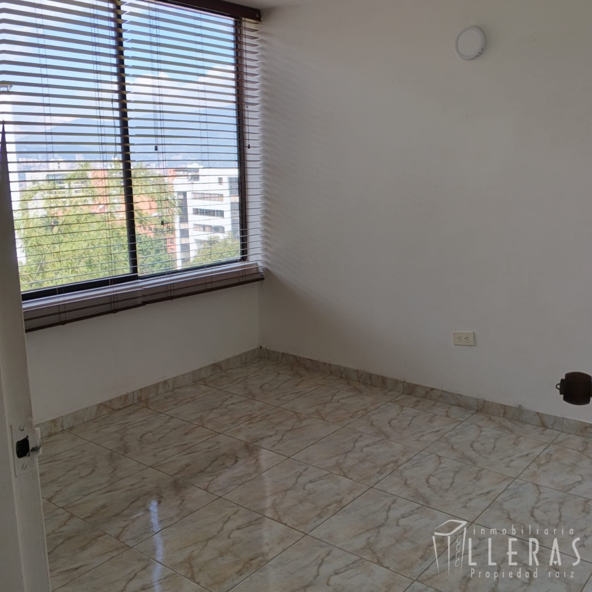 APARTAMENTO ARRIENDO POBLADO  - Miniatura 3