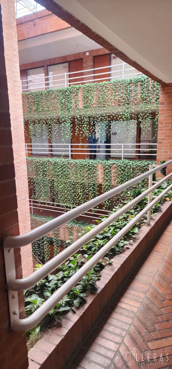 Oficina en poblado plaza - Imagen 1