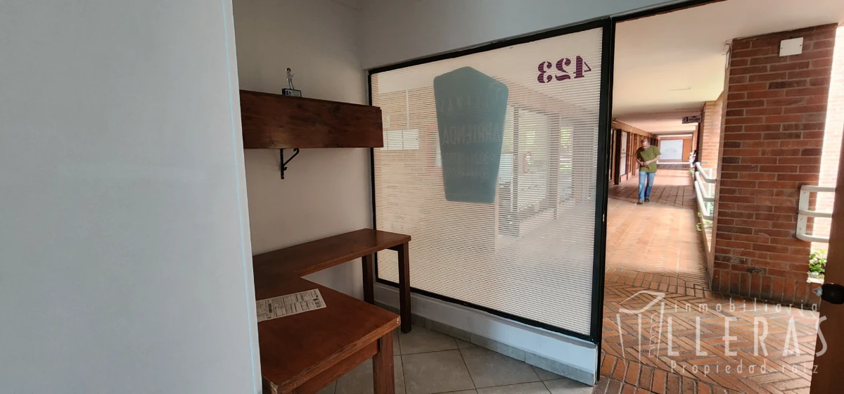 Oficina en poblado plaza - Miniatura 3