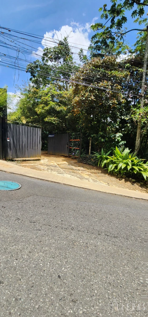 OFICINAS CAMPESTRS EN LA COLA DEL  ZORRO