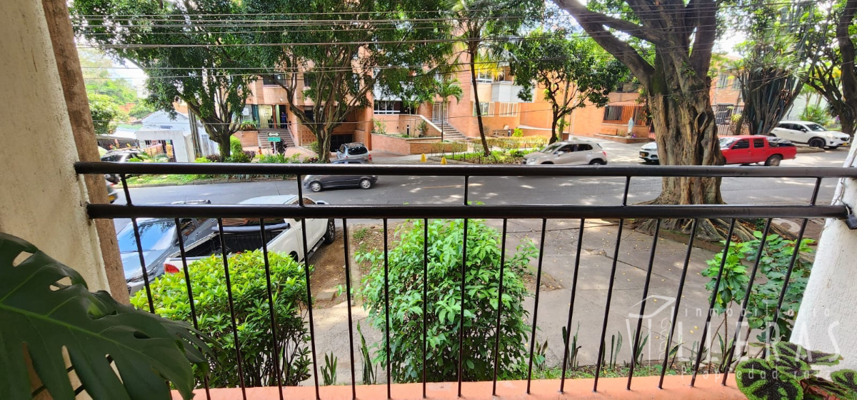 Apartamento en Santa Teresita Laureles, Medellín — Venta