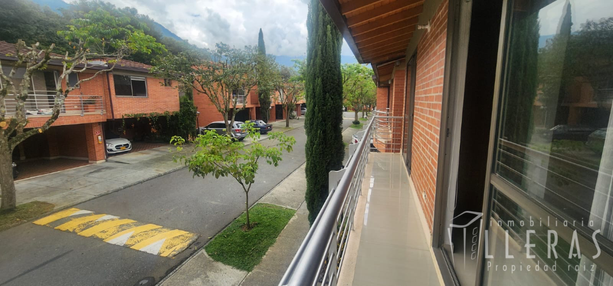 Casa en Loma del chocho, Envigado — Arriendo