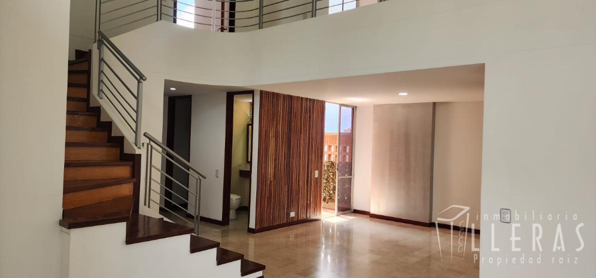 Apartamento en Benedictinos, Envigado — Venta