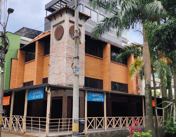 Local comercial en Poblado