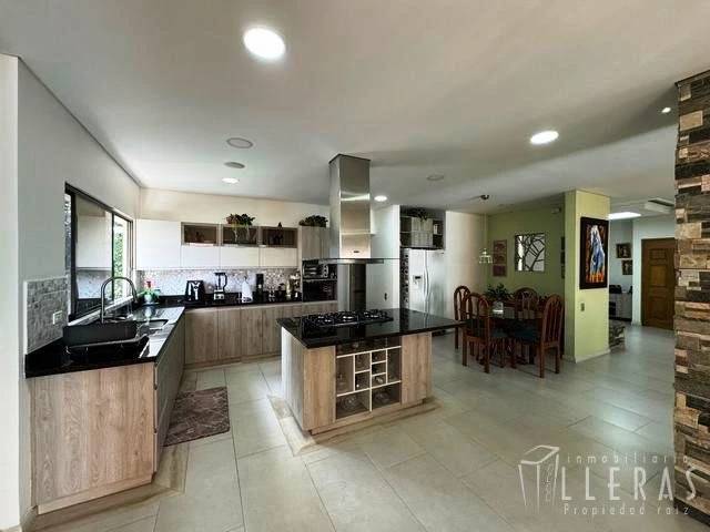 Apartamento en EL CAMPESTRE, Medellín — Venta