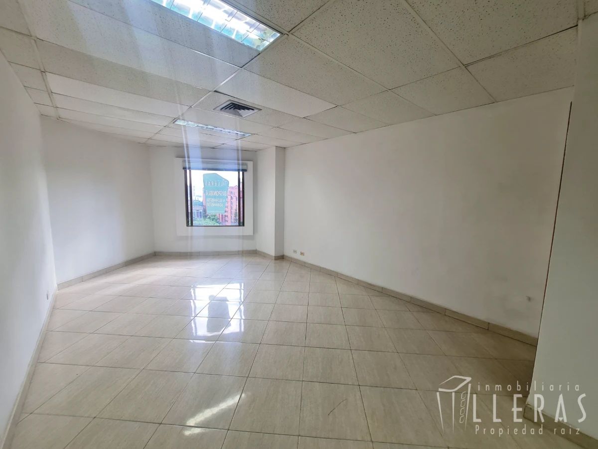 Oficina en POBLADO, Medellín — Arriendo
