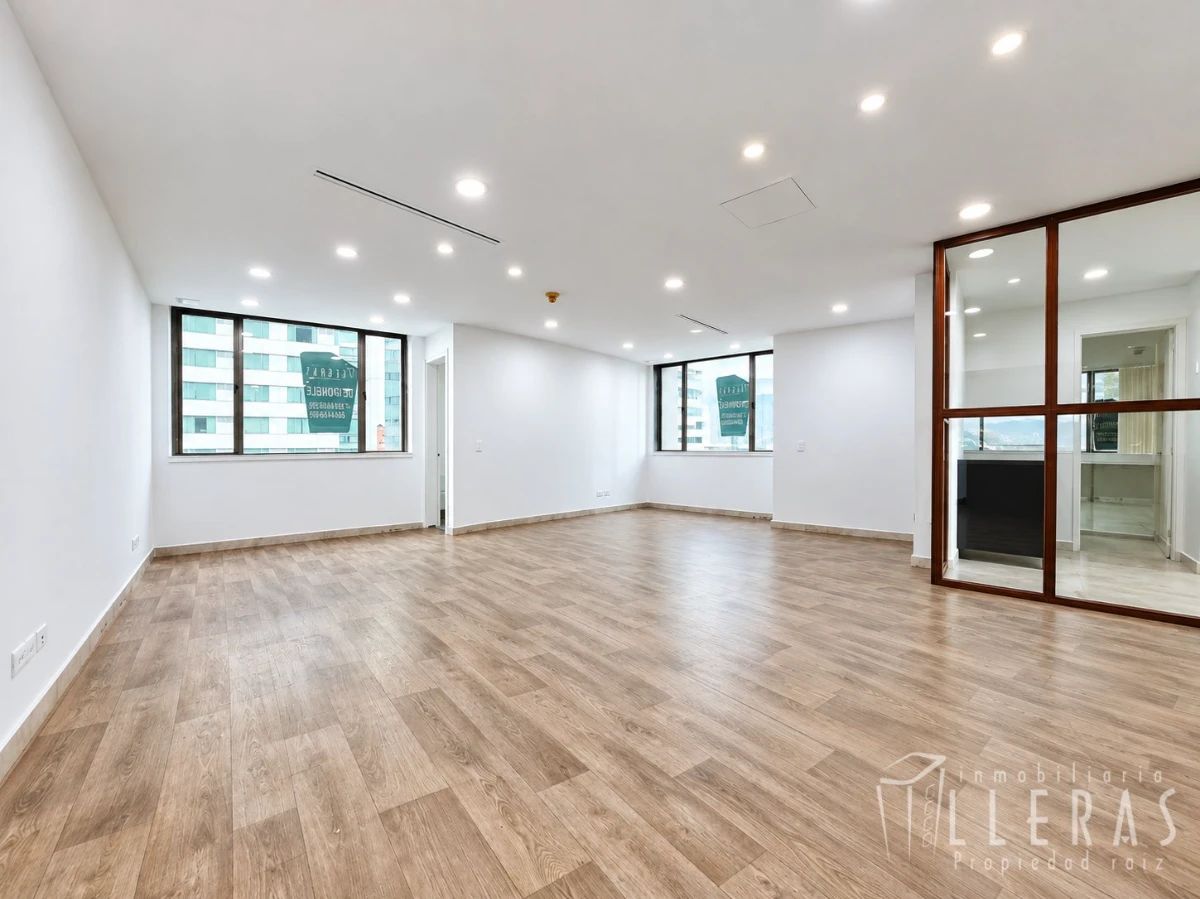 Oficina en MILLA DE ORO, Medellín — Arriendo